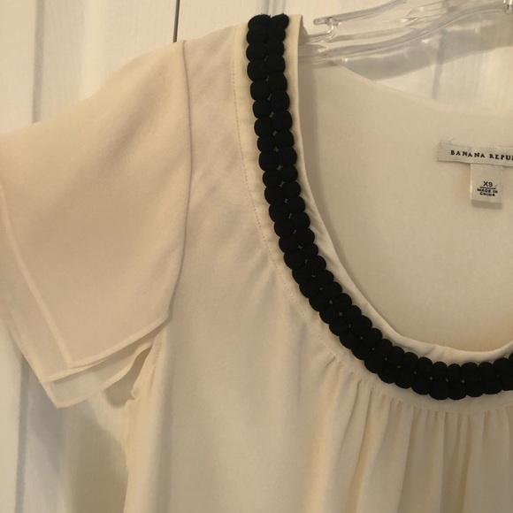 Banana Republic cream blouse. XS - Picture 4 of 4